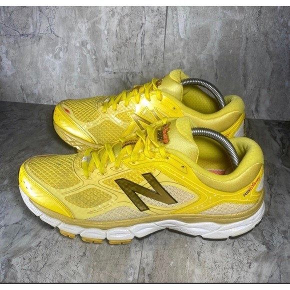 New Balance 860v6 Run‎ Disney 2016 Minnie Mouse Women's Shoes - Size: 11 - Picture 1 of 4